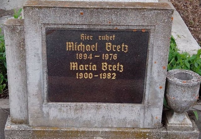 Bretz Michael 1894-1976 Schuster Maria 1900-1982 Grabstein